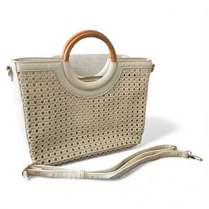 White Purse With Strap